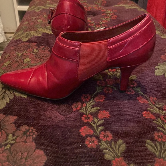Red Bandolino patent leather shoe boots Size 5.5 - Picture 5 of 8